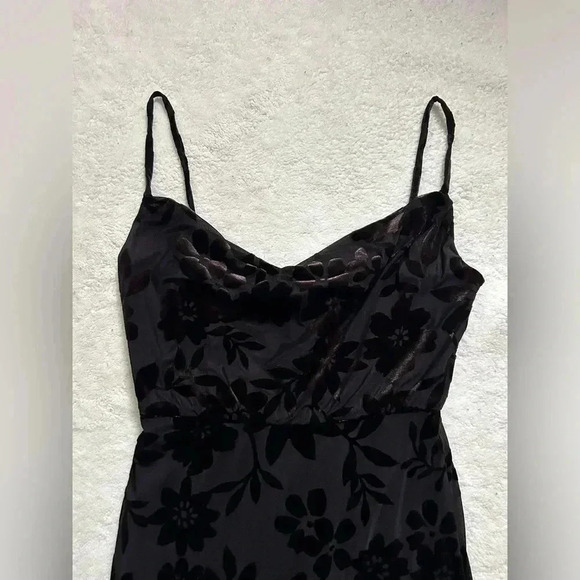 Black Floral Flocked Midi Dress - Picture 7 of 9